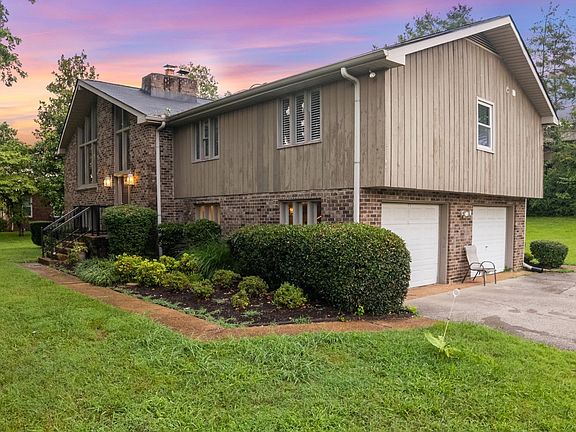 2nd image of 1302 Twin Springs Dr