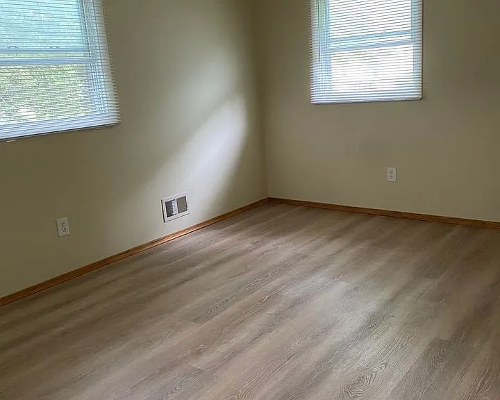 85 Underwood Ave — Photo 8