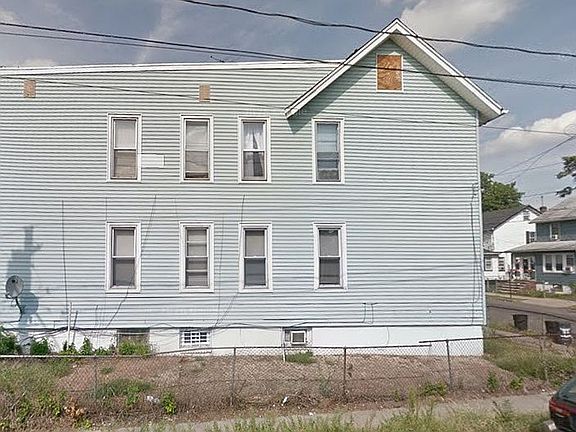 4th image of 141 Carolina Ave