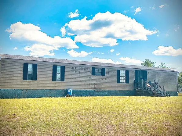2217 James Dr, Blackshear, GA 31516