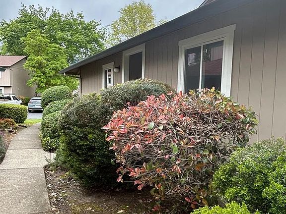 2nd image of 311 Algiers Ct