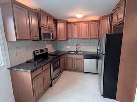 4030 W Thirteen Mile Rd