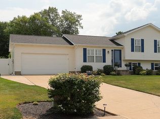 8719 Valley View Cir, Erie, PA 16509