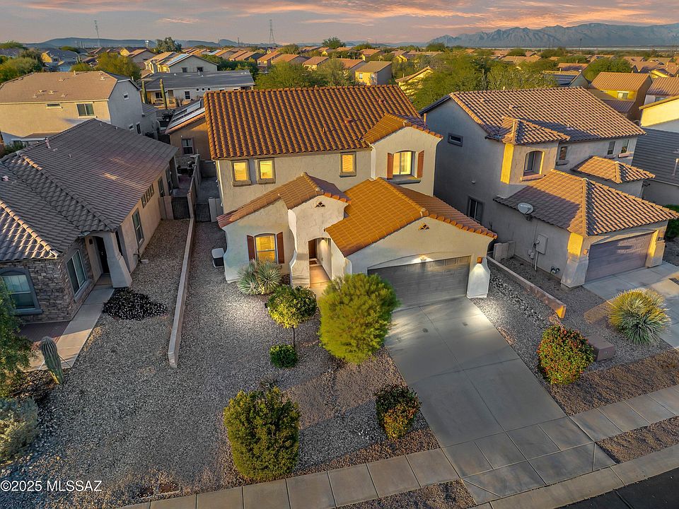 1st image of 776 W Calle Valenciana