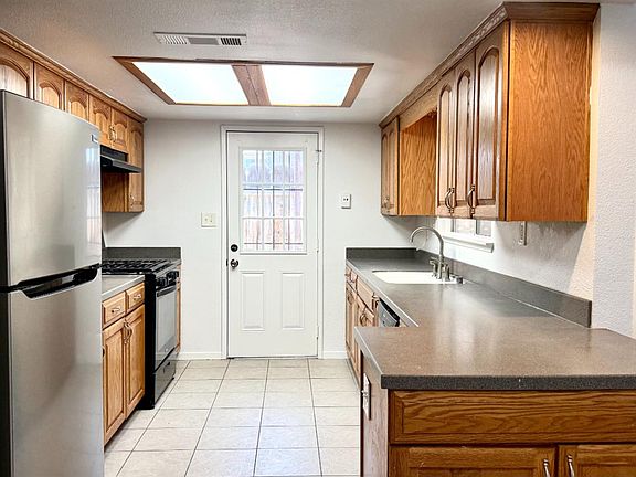 5th image of 665 S Coalinga St