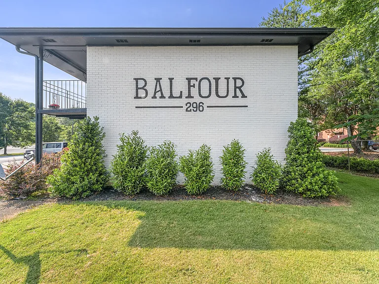 Balfour 296 — Photo 14
