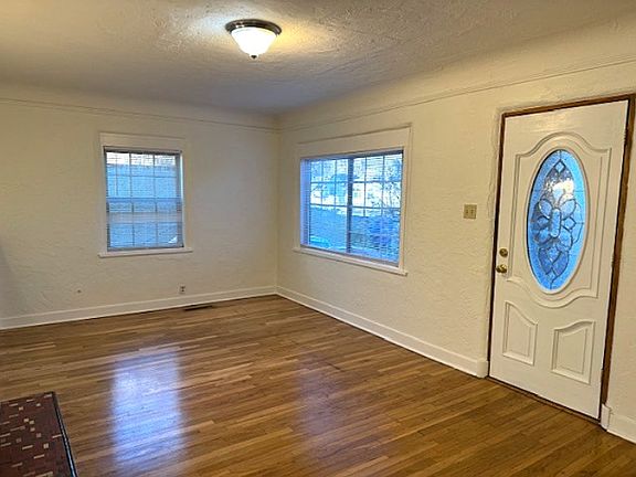 4th image of 321 Hermosa Dr NE