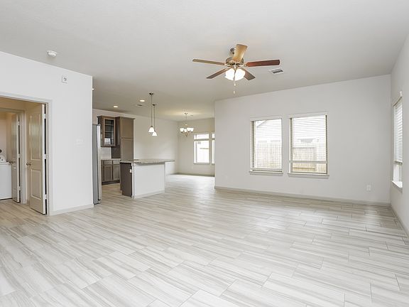3rd image of 7918 Cypress Country Dr