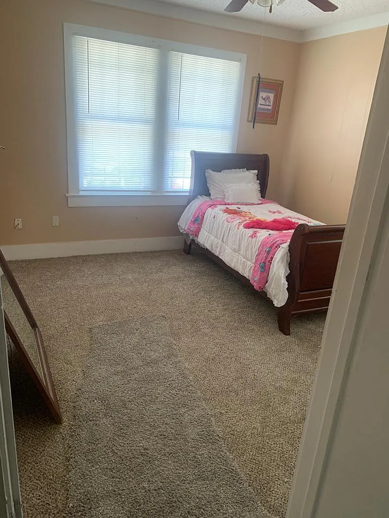 3 bed, 1081 sqft, $1,100 — Photo 2