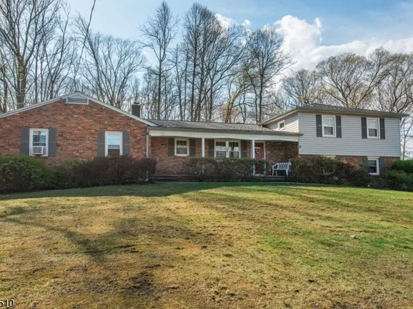 320 Reynolds Ave, Parsippany-Troy Hills Twp., NJ 07054