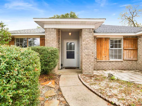 1024 Oak View Dr, Pensacola, FL 32506