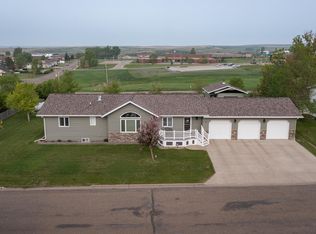 1713 4th Ave NE, Beulah, ND 58523