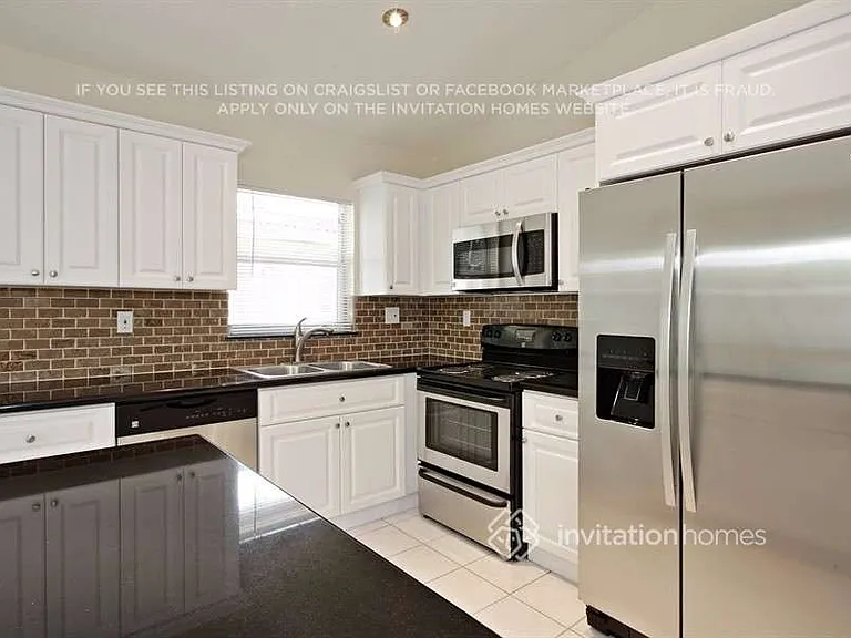 14704 SW 177th Ter — Photo 6