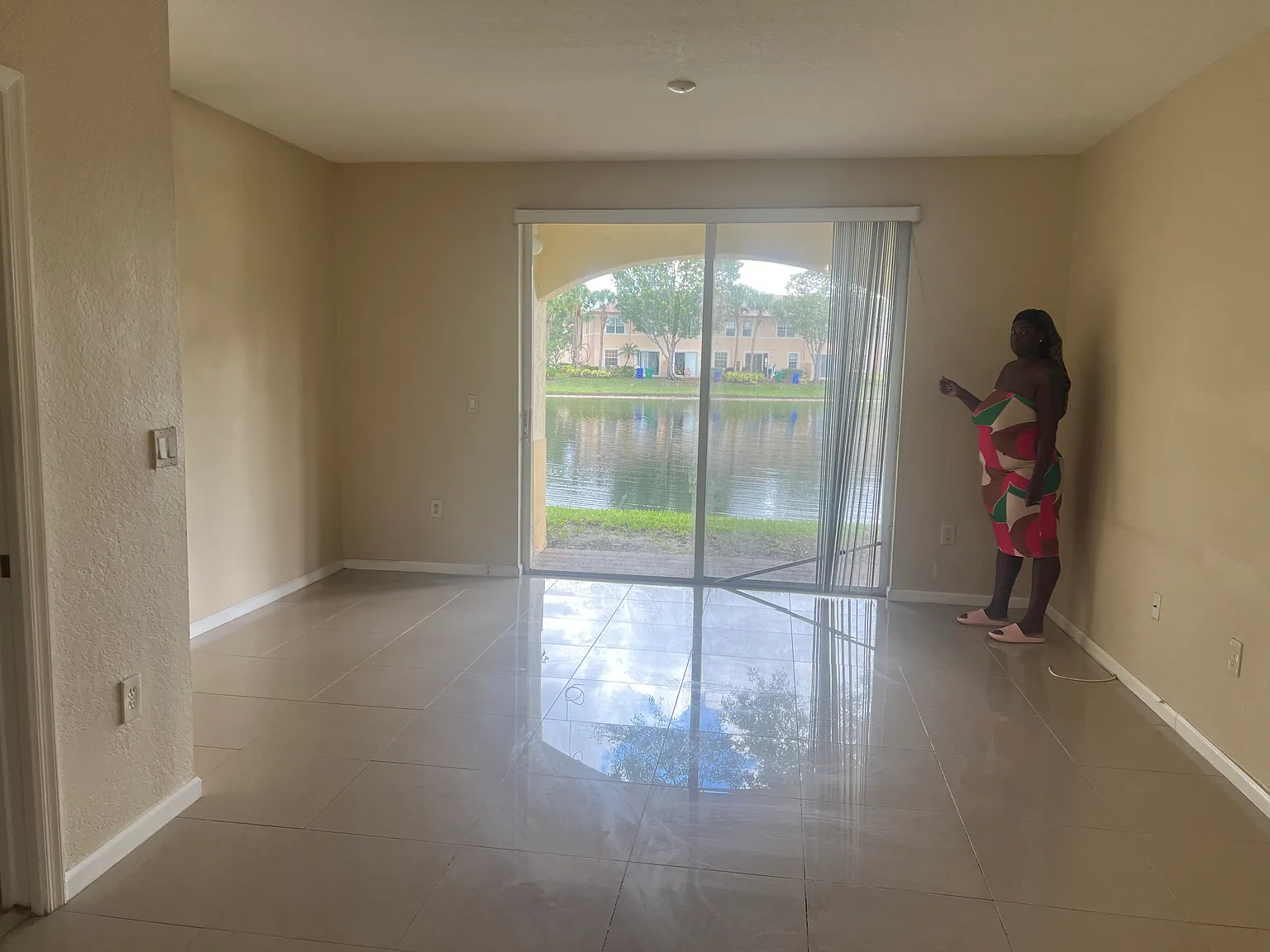 2 bed, 2.5 bath, 1300 sqft, $2,290 — Photo 3