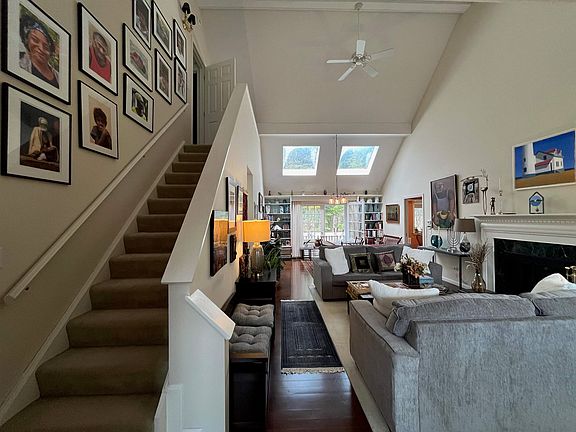 4th image of 6 Oak Ridge Road #30