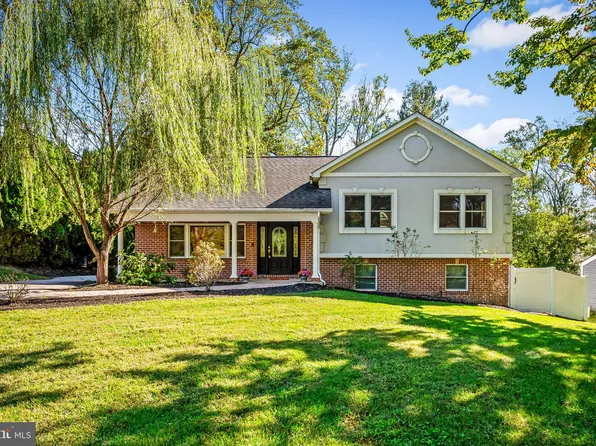 6709 Pine Dr, Columbia, MD 21046