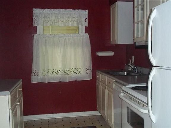 5th image of 313 E Dorothy Ln