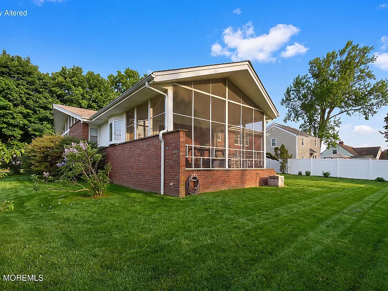 33 Beryl St — Photo 42
