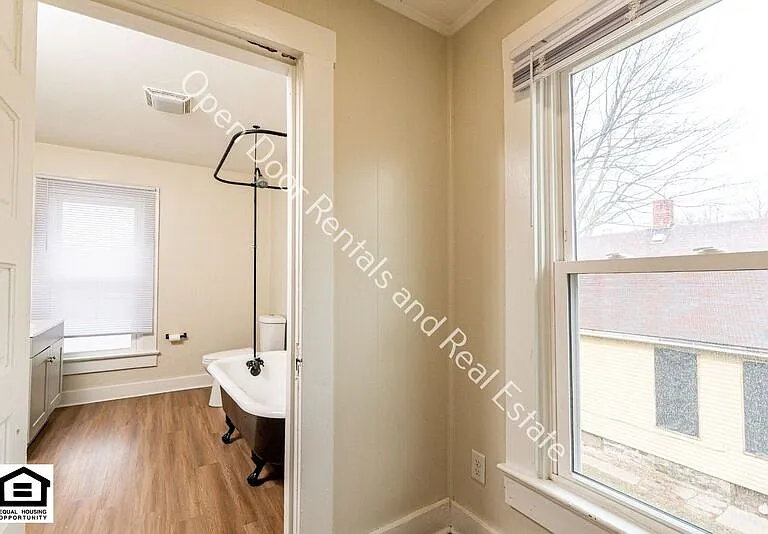 2516 S Lafayette St — Photo 14