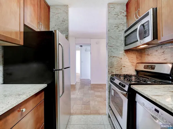 7004 Boulevard East APT 19D, West New York, NJ 07093