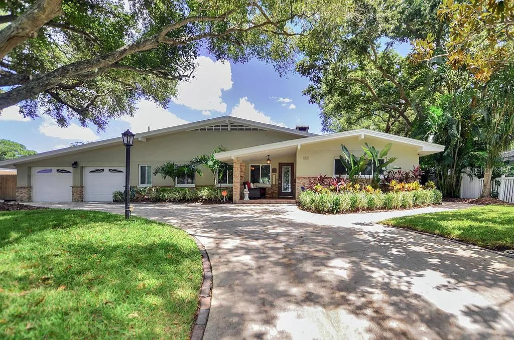 1321 Jungle Ave N, Saint Petersburg, FL 33710 | Zillow