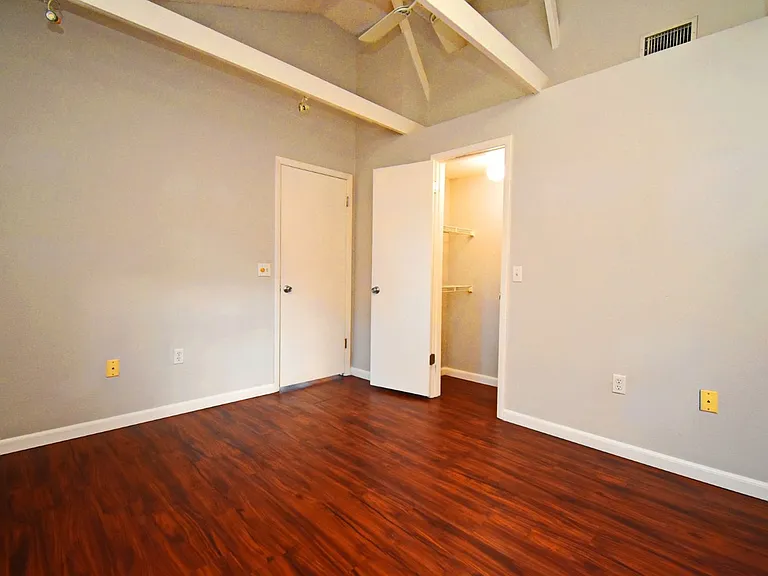 1222 Illinois St — Photo 16