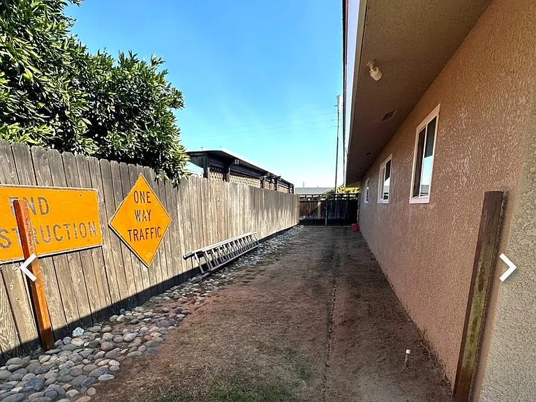 833 N Rector Way — Photo 23