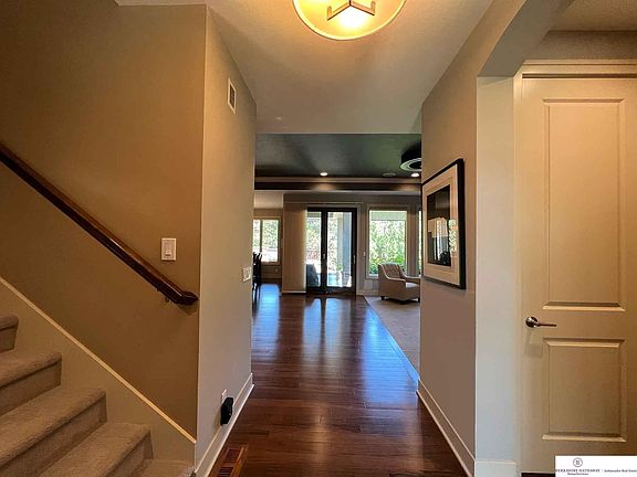 5th image of 835 N 132nd Ave