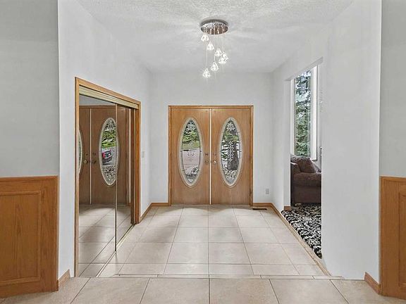 2nd image of 28 SE Edenstone Way NW