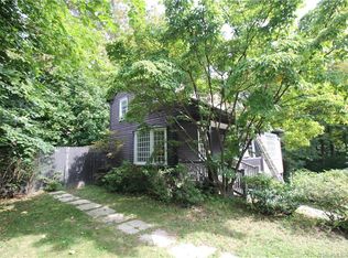 526 Danbury Rd, Wilton, CT 06897