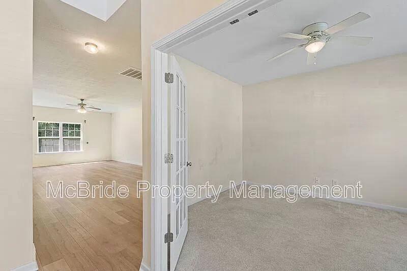 5 bed, 3.5 bath, 3766 sqft, $2,995 — Photo 4