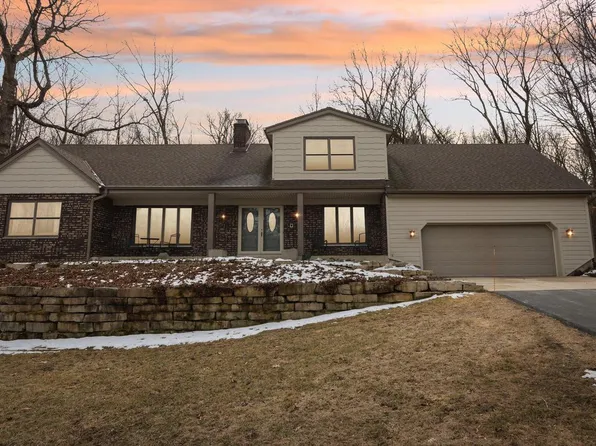 21705 West Oak Park DRIVE, New Berlin, WI 53146