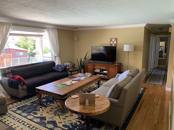 4th image of 2462 E Blaine Ave