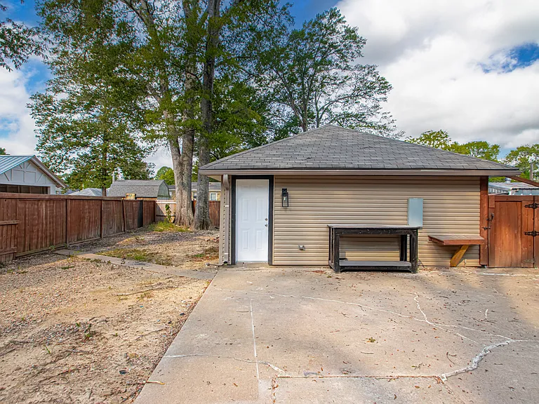 405 Maple St #B — Photo 13