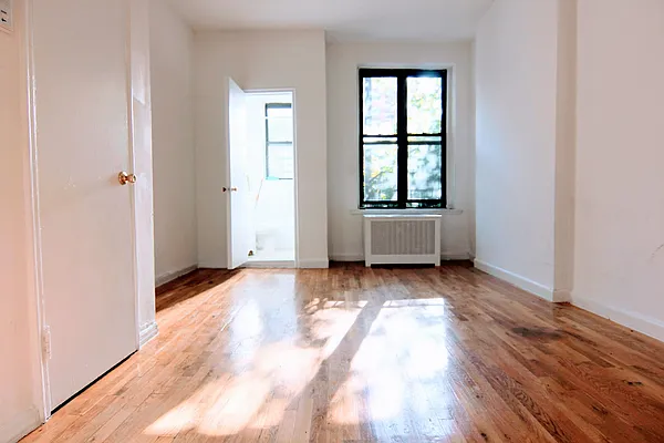 Rented by Voro, LLC | media 19