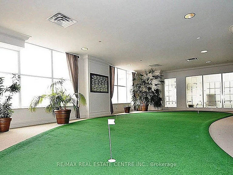 35 Kingsbridge Garden Cir #1804 — Photo 23