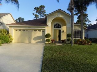 15170 Oak Chase Ct, Wellington, FL 33414