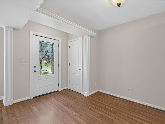 4th image of 144 Summit Ave