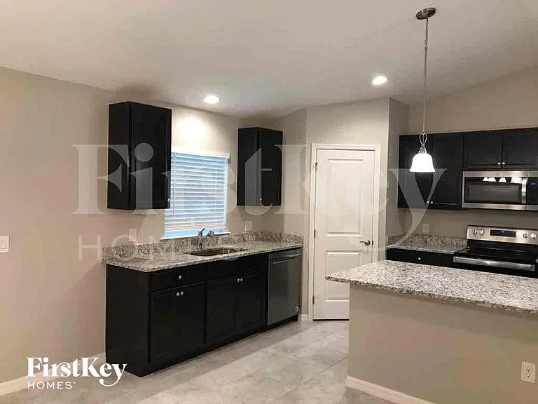3513 23rd St SW — Photo 4