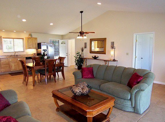 3rd image of 73-1230 Kauilaniakea Dr