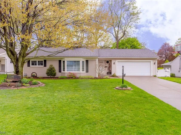 55 Hume Hill Dr, Amherst, OH 44001