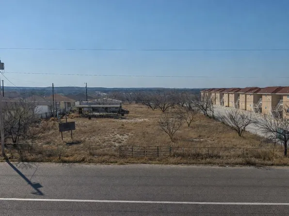 371 Riverside Dr, Eagle Pass, TX 78852