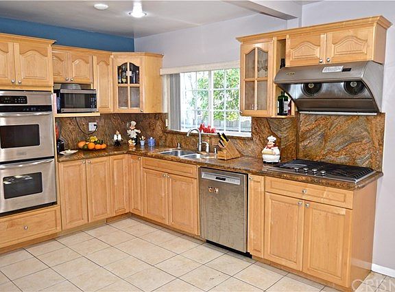 5th image of 22715 Gault St
