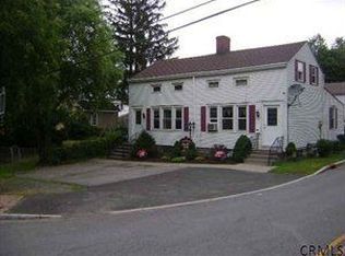 28 Vandenburgh Ave, Troy, NY 12180