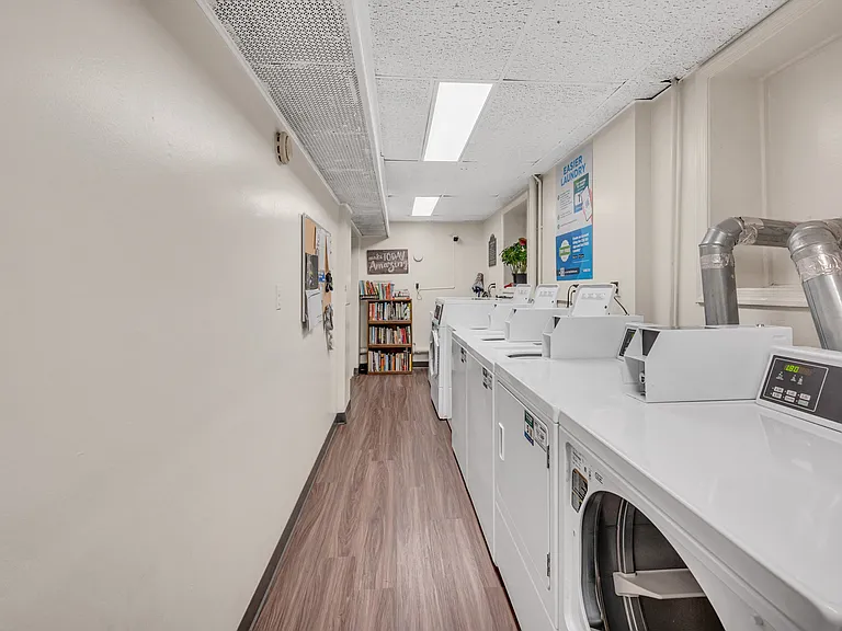 John Jay Apartments — Photo 27