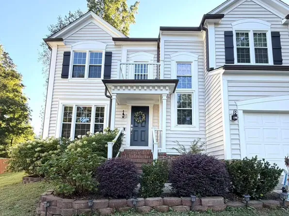 102 Pellinore Ct, Cary, NC 27513