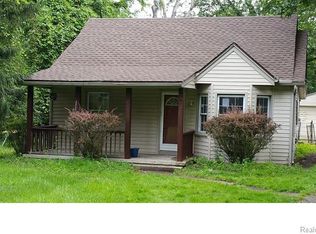 26068 Airline, Garden City, MI 48180