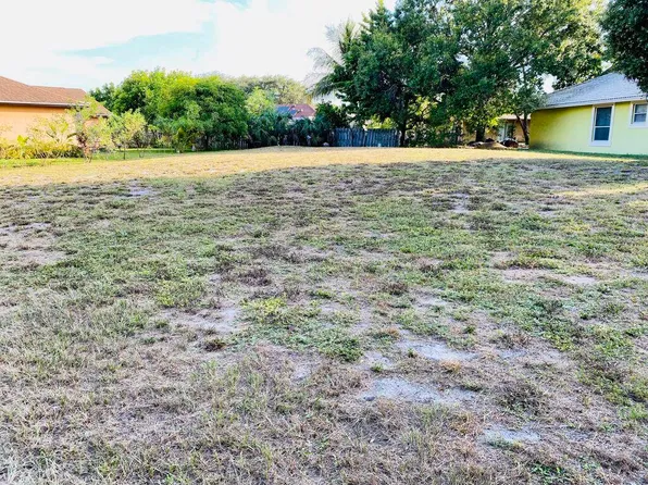 11 Temple, West Palm Beach, FL 33407