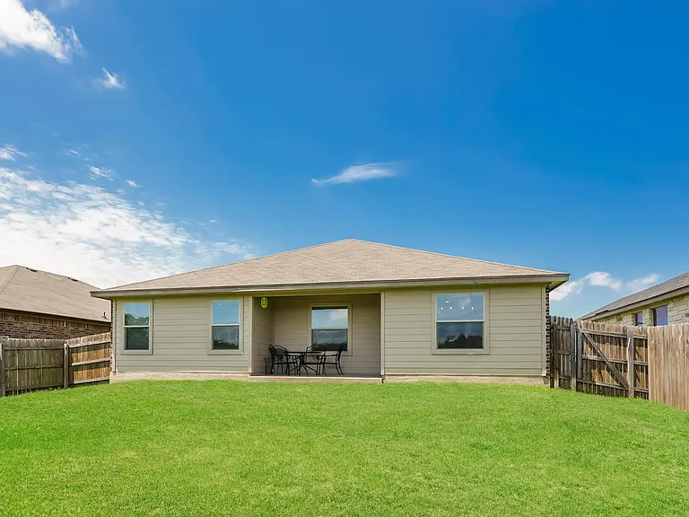 2800 Skinner Dr — Photo 15