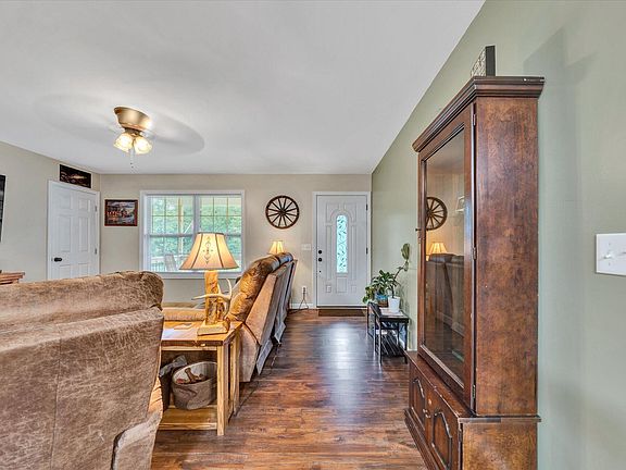 3rd image of 1054 Aurora Heights Dr
